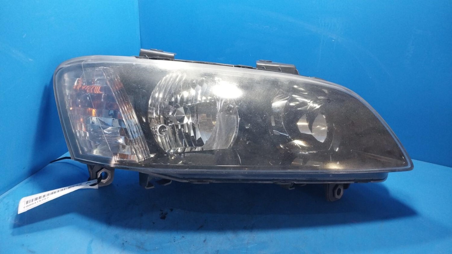 Holden Commodore Right Headlamp For Sale | Wholesale Car Parts