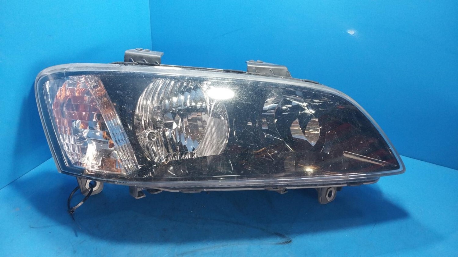 Holden Commodore Right Headlamp For Sale | Wholesale Car Parts