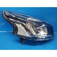 Renault Trafic  Right Headlamp X82, 11/19-