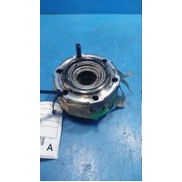 Nissan Navara D22 Left Manual Locking Hub