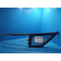 Toyota Hilux Right Front 1/4 Door  Glass