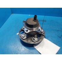 Toyota Corolla Zre182r Left Rear Hub Assembly