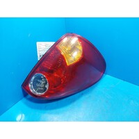 Mitsubishi Triton Ml/Mn  Right Taillight In Body