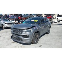 Jeep Compass M6, Glove Box