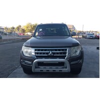 Mitsubishi Pajero Nx, Fuel Door Filler