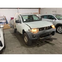 Mitsubishi Triton 2wd Mn 2.4 4g64 Petrol Engine