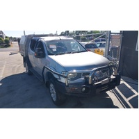 Mitsubishi Triton Mn Centre Rear Tailgate Glass